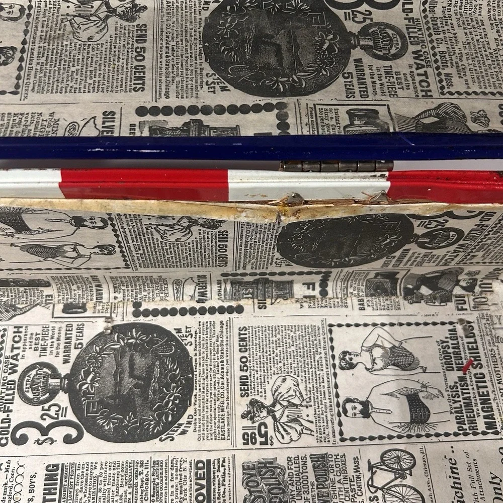 Vintage American Flag Metal Trunk Newspaper Lined Interior Patriotic Chest